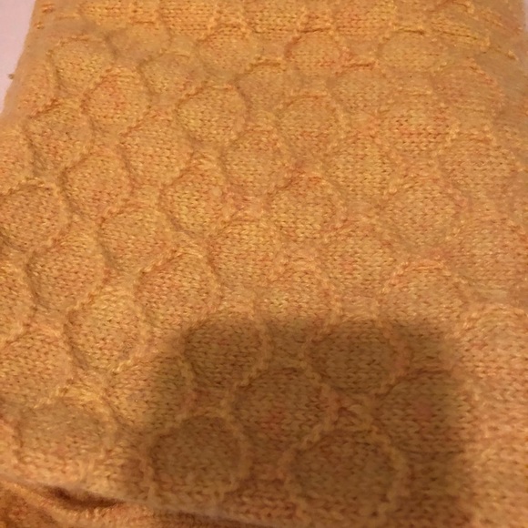 Bright Yellow winter scarf ! - Picture 3 of 6